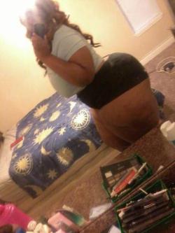 azz4dayz:  wish she ws my wifey  Got damn