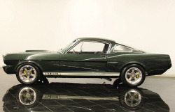 ford-mustang-generation:  1965 Ford Shelby GT-350R CLONE by SHOWCAR SPECIALIST on Flickr.