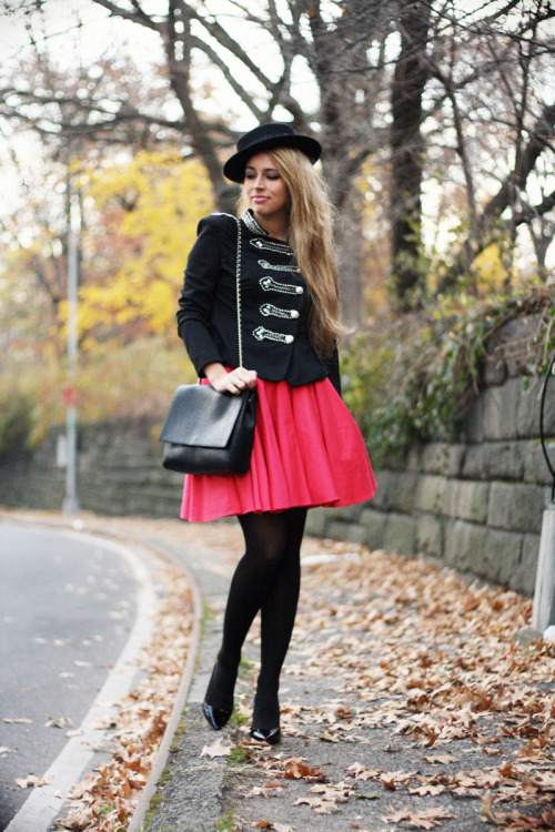 (via Glamgerous - Fashion Blogger: Lollipops and Military)