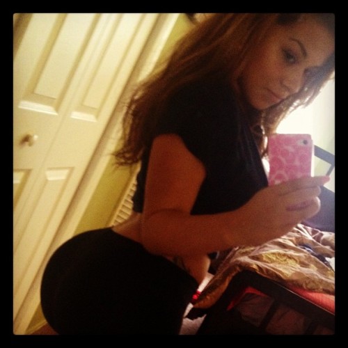 badbroads:  http://badbroads.tumblr.com/ TJ’s BAD BROADS Name: Kari 