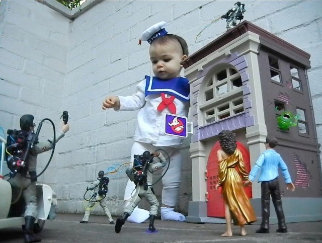 Cosplay: Dan Milano’s (Robot Chicken) daughter ranks among the cutest Stay-Puft cosplayers the world has ever seen. [via io9]