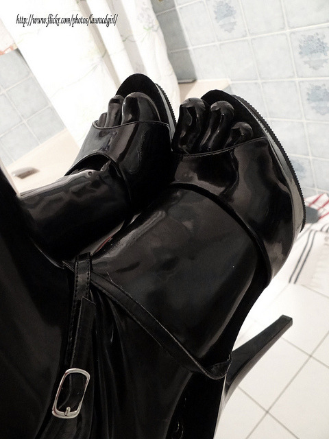 pictures-i-heart:  Latex Toes by Laura Wayland on Flickr.