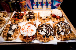 confiianza:  Omnomnom. Belgian waffles. <3