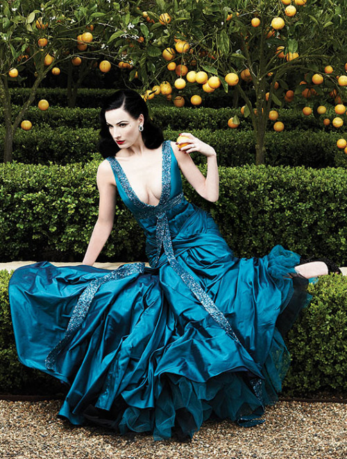 bohemea:  Dita Von Teese