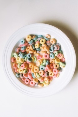 sarcasticteenager:  villere:  by Alison Catherine Hein  FRUIT LOOPS AHHH OMG 