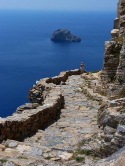 visitheworld:  Seaside rocky trail toward