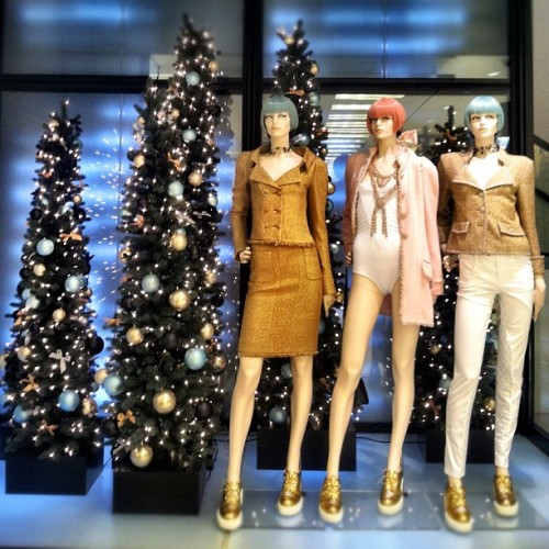 It&rsquo;s officially Christmas in the Chanel Boutique! #madisonave #chanel #nyc #fifthave #holidayw