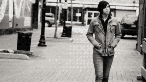 theperfectkellinquinn:  Imagine if you were just simply walking down the street and