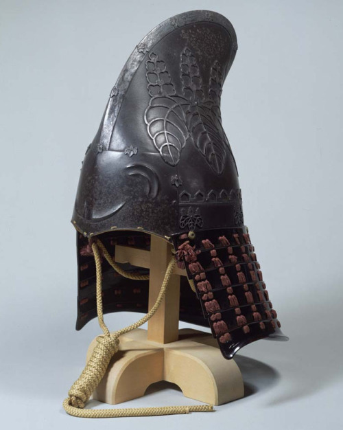 explodingrocks: Eboshi Kabuto with Paulownia Crest. Momoyama periodToyotomi Hideyoshi. Tokyo Nationa