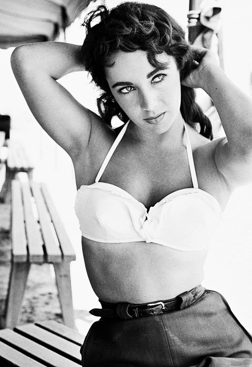 Sex vintagegal:  Elizabeth Taylor on the set pictures