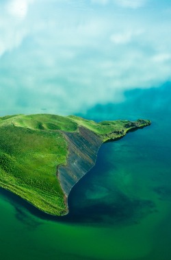 precum:  Pseudocrater Isle 