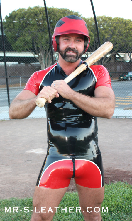 mrsleather:  Josh West and Sebastian Keys getting in the game.