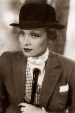 farleysgranger:  Marlene Dietrich, ca. 1933