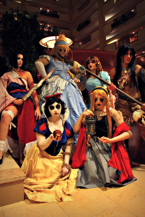 angellikesbutts:  Twisted Disney Group pictures from Nekocon! Pictures by the fabulous Yenra Photography Cinderella/Snow White/Aurora/Pocahontas/Mulan/Wendy Original art: Twisted Princesses 