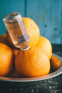 justmakemescream:  likeneelyohara:   Vodka Orange Upside Down 1 large orange1 small bottle vodka Remove top stem part of the orange. With a knife, gently poke insides of the orange to open up the pulps. Open vodka bottle and insert into the hole. Rest