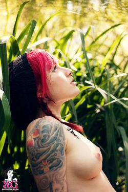 fuck-yeah-suicide-girls:  Glitch Suicide