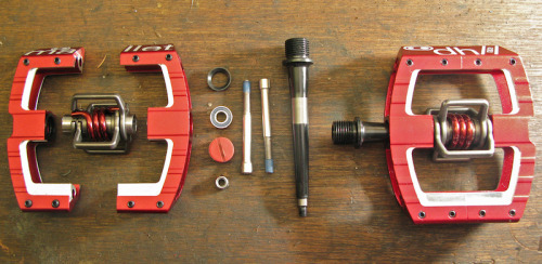 chirosangaku:  Crankbrothers Mallet Mk3 and DH Pedals - Tested - Pinkbike