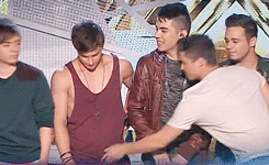 makemyheartbeat-faster:   Zach has his own ways of telling us to vote  