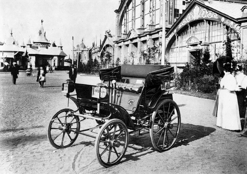 The first Russian automobile, built by Evgeniy Yakovlev and Pyotr Frese, at the All-Russian