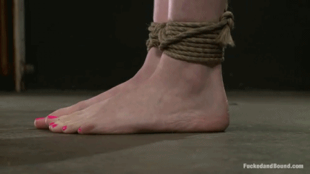 http://feet-shoes-vintage.tumblr.com/post/36749440826