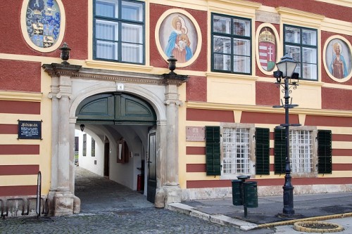 (via Koszeg - City Hall, a photo from Vas, West | TrekEarth)Kőszeg, Hungary