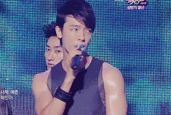 wonkyuyoung:  100625, donghae centered 