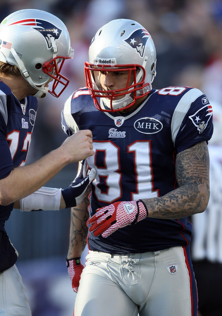 Aaron Hernandez - Big bulge and VPL shots