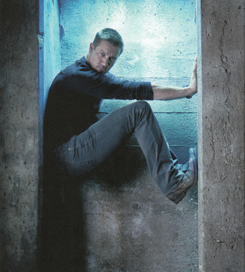 ramblingsofanurbanjawn:  buzzfeed:  Definitive proof that Jeremy Renner is just Grumpy Cat.  Goddammit Tumblr.  