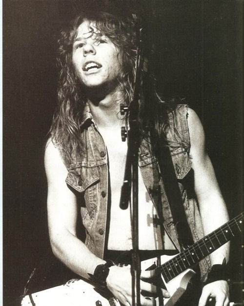 countessgrishnackh:  Forever worshipping Hetfield.