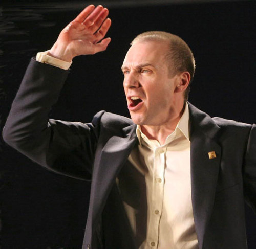 alwaysiambic:Shakespeare’s Julius Caesar at the Barbican, 2005.Ralph Fiennes (Mark Antony)Simon Russ