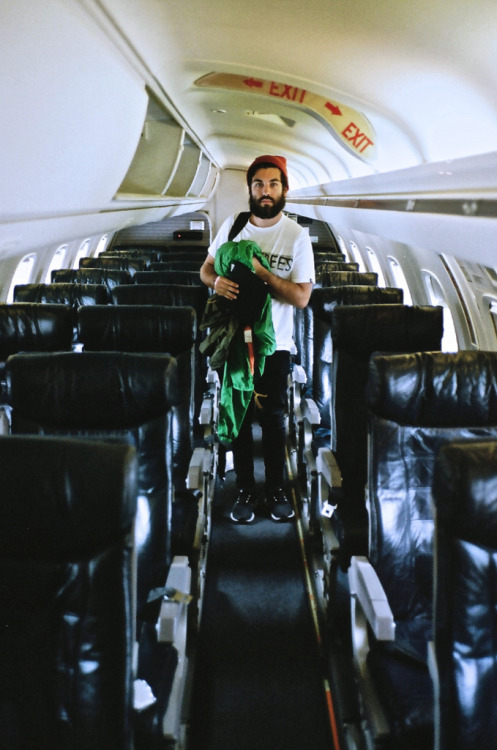 ohmr:  aeroplane (by Pia Riverola Garcia) 