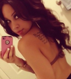 elaaanicole:  look back at em’ 