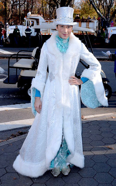hellotailor:lucyzephyr:nightsiders:WE INTERRUPT YOUR USUAL DASHSPAMTO BRING YOU JOHNNY WEIR BEING FU