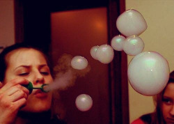 bustinoffman:  Weed Smoke Bubbles