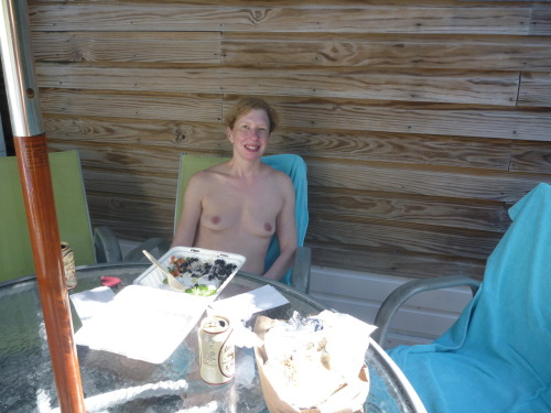 dudenopants:  Naked lunch in Key West