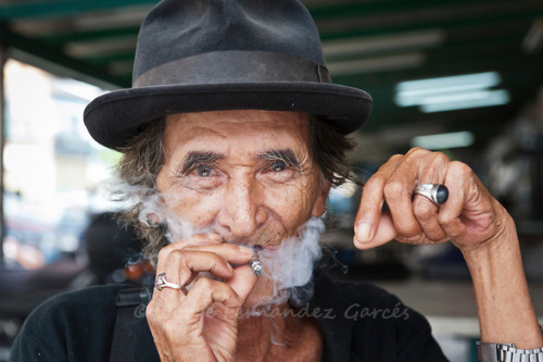 Los Viejos Fumadores No mueren se Esfuman