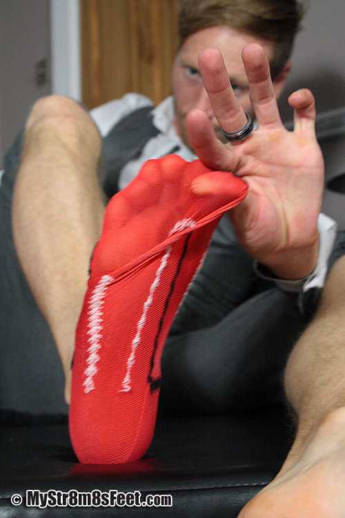 fantaseeofurs:  mystr8m8sfeet:  Red socks.  I love sheer 