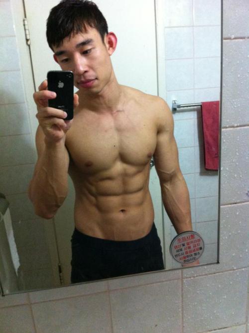 instaguys: Guys with iPhones Source: gwip.me  