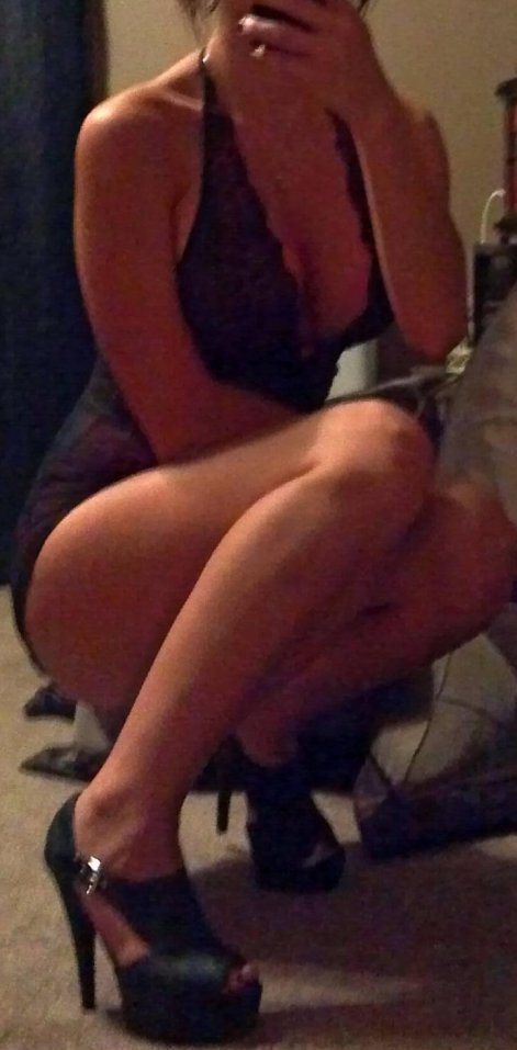 thingsthatmakeushot:  Back when i was enlisted, i would have really enjoyed saluting