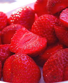lifewithloz:  When summer is over and strawberries cost ů a punnett :( 