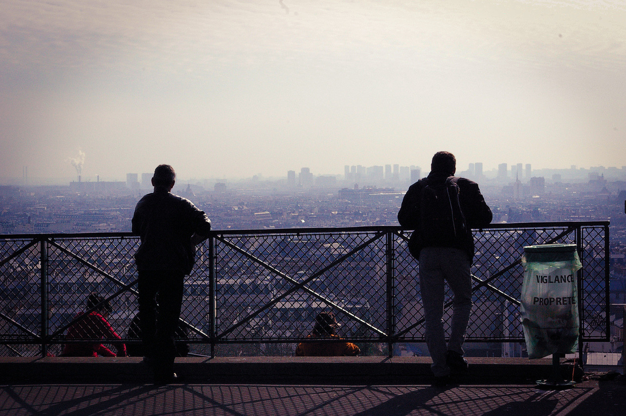random image i took in paris a few years ago. found it while going through my camera