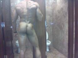 bannock-hou:  bannock-hou: ksuhurdler naked in a public mens room. see more of him, including a cumshot in public here; KSUHURDLER
