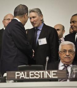 Tear Down The Wall![Roger Waters Shaking Hands With The Secretary-General Of The