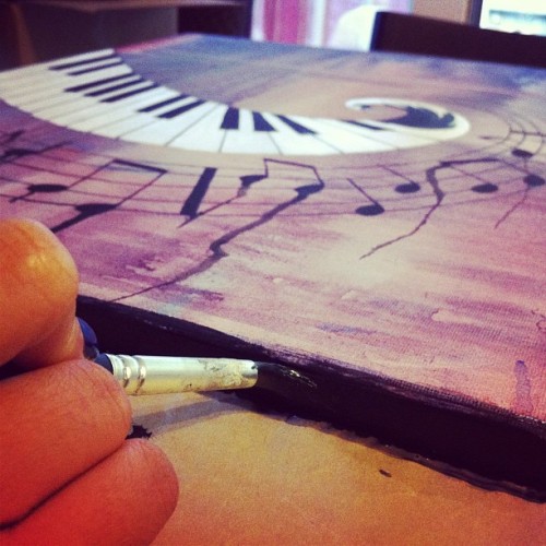a-lavenir:  My sister is a freelance artist. #makingmoney