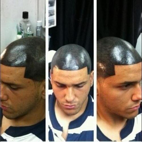 bvsxd4yxurfvcx:  saintniggasaki:  fquemark:  This that Boozer fade  What  ^^Hahahahaha boozer fade.