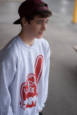 Diamants-En-Rose:  Damn He’s Cute.. Love Snap Backs On Guys