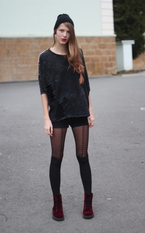 (via LIVE IN FASHION: black)