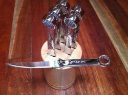 letsride:  Cool looking knife set! 