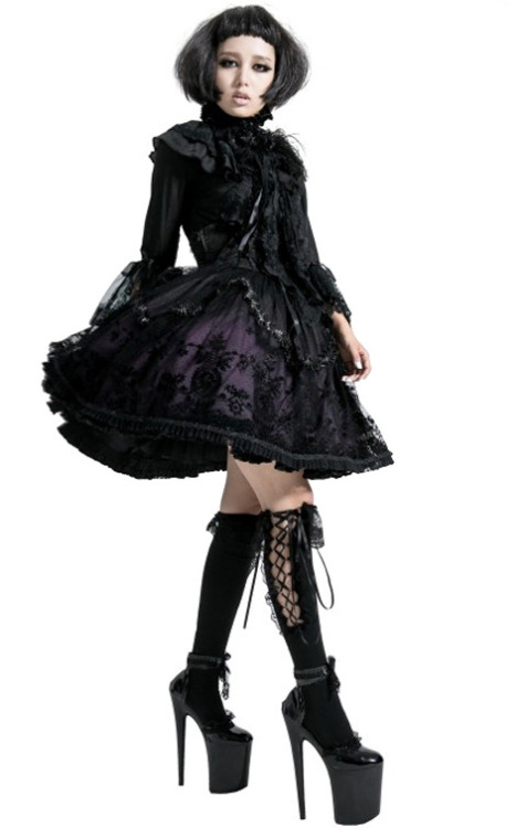 mszombi:  Restyle, oh my God, Restyle.  You are KILLING ME right now. You’re just KILLING ME. My blood will be on your hands, Restyle, can you live with that? (In other words, OH MY GOD THESE OUTFITS GIVE THEM TO ME NOW)