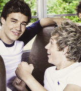 alyssa-edwards:  “I think what makes Niall beautiful is his nice blond hair, his